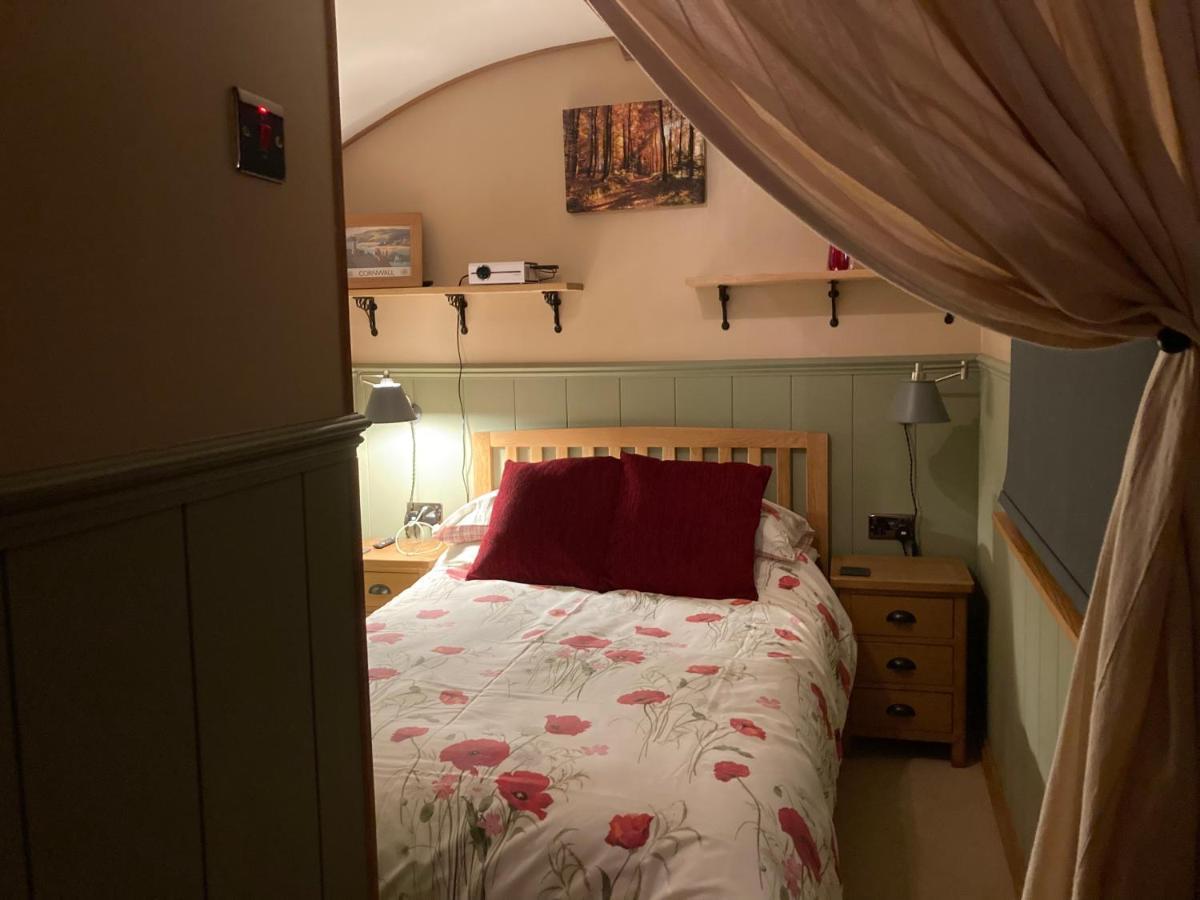 Brook The Shepherd Hut Saltash Exterior photo